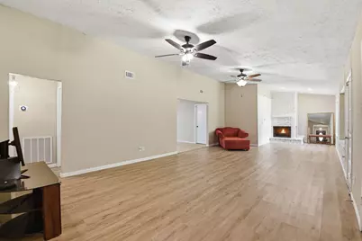 3008 Hunnington Drive, Conroe, TX 77303 - Photo 3