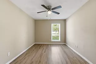 3008 Hunnington Dr, Conroe, TX 77303 - Photo 15