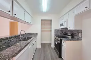 1912 Tremont Ct, Rosenberg, TX 77471 - Photo 13