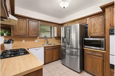 2322 Wake Forest Drive, Deer Park, TX 77536 - Photo 13