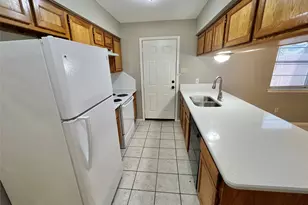 1039-1045 N Chenango St, Angleton, TX 77515 - Photo 9