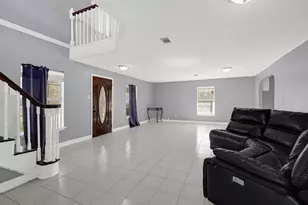 610 12th St, Dickinson, TX 77539 - Photo 9