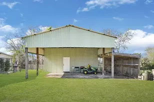610 12th St, Dickinson, TX 77539 - Photo 5