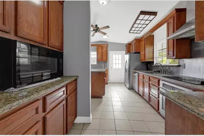 610 12th Street, Dickinson, TX 77539 - Photo 15