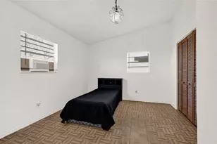 610 12th St, Dickinson, TX 77539 - Photo 17