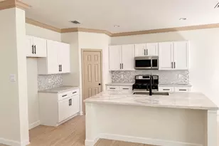 320 Briarwood Dr, Baytown, TX 77520 - Photo 7