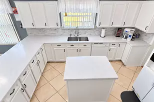 7 S Skimmer St, La Marque, TX 77568 - Photo 11