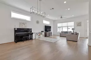 8706 Ojeman Crk Ln, Houston, TX 77055 - Photo 7