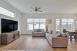 8706 Ojeman Crk Ln, Houston, TX 77055 - Photo 9