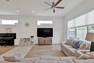 8706 Ojeman Creek Lane, Houston, TX 77055 - Photo 11