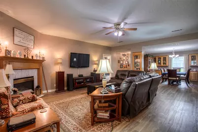 426 Brook Hollow Drive, Huntsville, TX 77340 - Photo 9