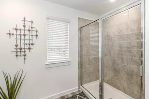 2930 Crown Gate Dr, Houston, TX 77047 - Photo 11