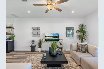 2930 Crown Gate Drive, Houston, TX 77047 - Photo 17