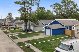11938 Greenglen Dr, Houston, TX 77044 - Photo 9