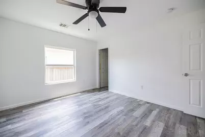 11938 Greenglen Drive, Houston, TX 77044 - Photo 17