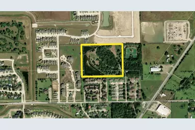 101 Julie K Lane, Angleton, TX 77515 - Photo 5