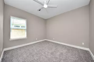 516 Bolster St, Baytown, TX 77520 - Photo 19