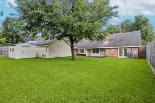 7827 Meadowbriar Ln, Houston, TX 77063 - Photo 25