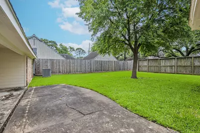 7827 Meadowbriar Lane, Houston, TX 77063 - Photo 27