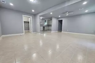 2129 Raspberry Ln, Pasadena, TX 77502 - Photo 9