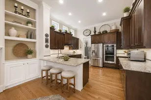 907 Queen Annes Rd, Houston, TX 77024 - Photo 3