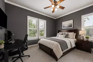 907 Queen Annes Rd, Houston, TX 77024 - Photo 17