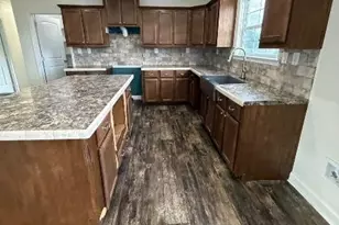 2189 Hickory Forrest Dr, Seguin, TX 78155 - Photo 3