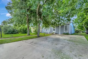 1214 W 6th St, Freeport, TX 77541 - Photo 1