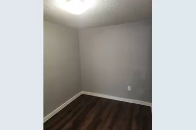 211 Avenue B #1/2, La Marque, TX 77568 - Photo 5