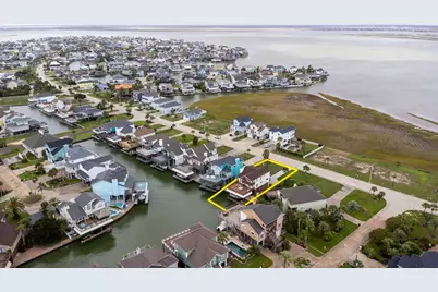 915 Tiki Drive, Tiki Island, TX 77554 - Photo 45