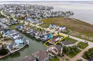 915 Tiki Dr, Tiki Island, TX 77554 - Photo 45