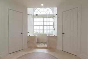 915 Tiki Dr, Tiki Island, TX 77554 - Photo 17