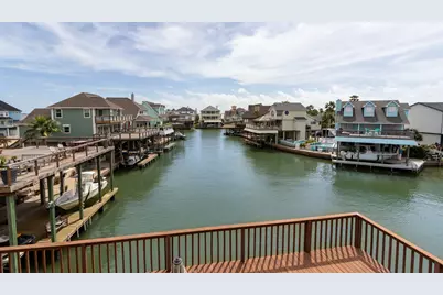 915 Tiki Drive, Tiki Island, TX 77554 - Photo 33