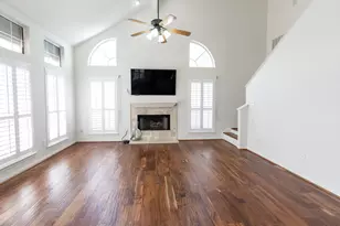 915 Tiki Dr, Tiki Island, TX 77554 - Photo 3