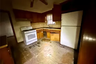 11018 Evangeline Dr, Houston, TX 77013 - Photo 5