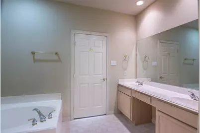 10735 Norchester Village Drive, Houston, TX 77070 - Photo 9