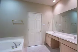 10735 Norchester Village Dr, Houston, TX 77070 - Photo 9