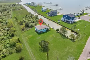 510 Flamingo Dr, Smith Point, TX 77514 - Photo 1