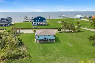 510 Flamingo Dr, Smith Point, TX 77514 - Photo 3