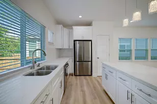 1211 E 32nd St, Houston, TX 77022 - Photo 13