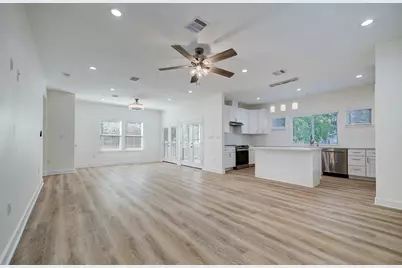 1211 E 32nd Street, Houston, TX 77022 - Photo 9