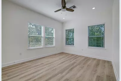 1211 E 32nd Street, Houston, TX 77022 - Photo 17