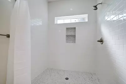 1211 E 32nd Street, Houston, TX 77022 - Photo 21