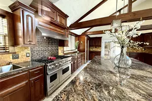 2502 Lake Gardens Ct, Kingwood, TX 77339 - Photo 5