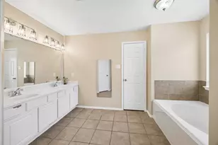 20110 Saddle Ranch Dr, Humble, TX 77338 - Photo 5