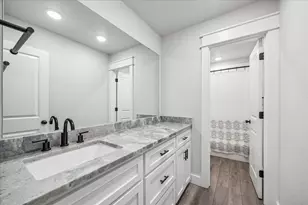 111 Creekside Ln, Lake Jackson, TX 77566 - Photo 23