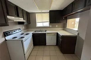 1519 S 8th St, La Porte, TX 77571 - Photo 5