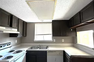 1519 S 8th St, La Porte, TX 77571 - Photo 7