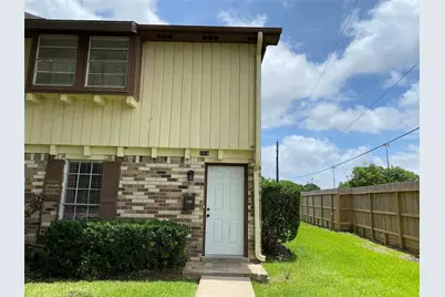 1519 S 8th Street, La Porte, TX 77571 - Photo 1