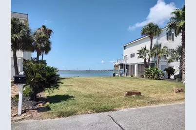 1318 Outrigger, Tiki Island, TX 77554 - Photo 3